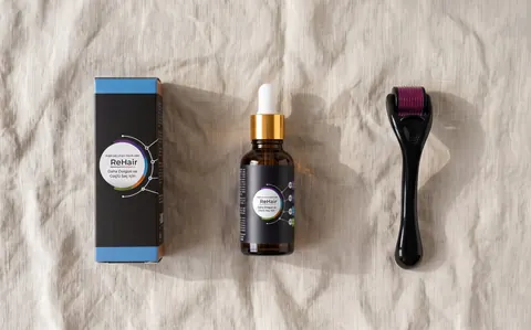 Kutusu ve dermaroller ile ReHair serum